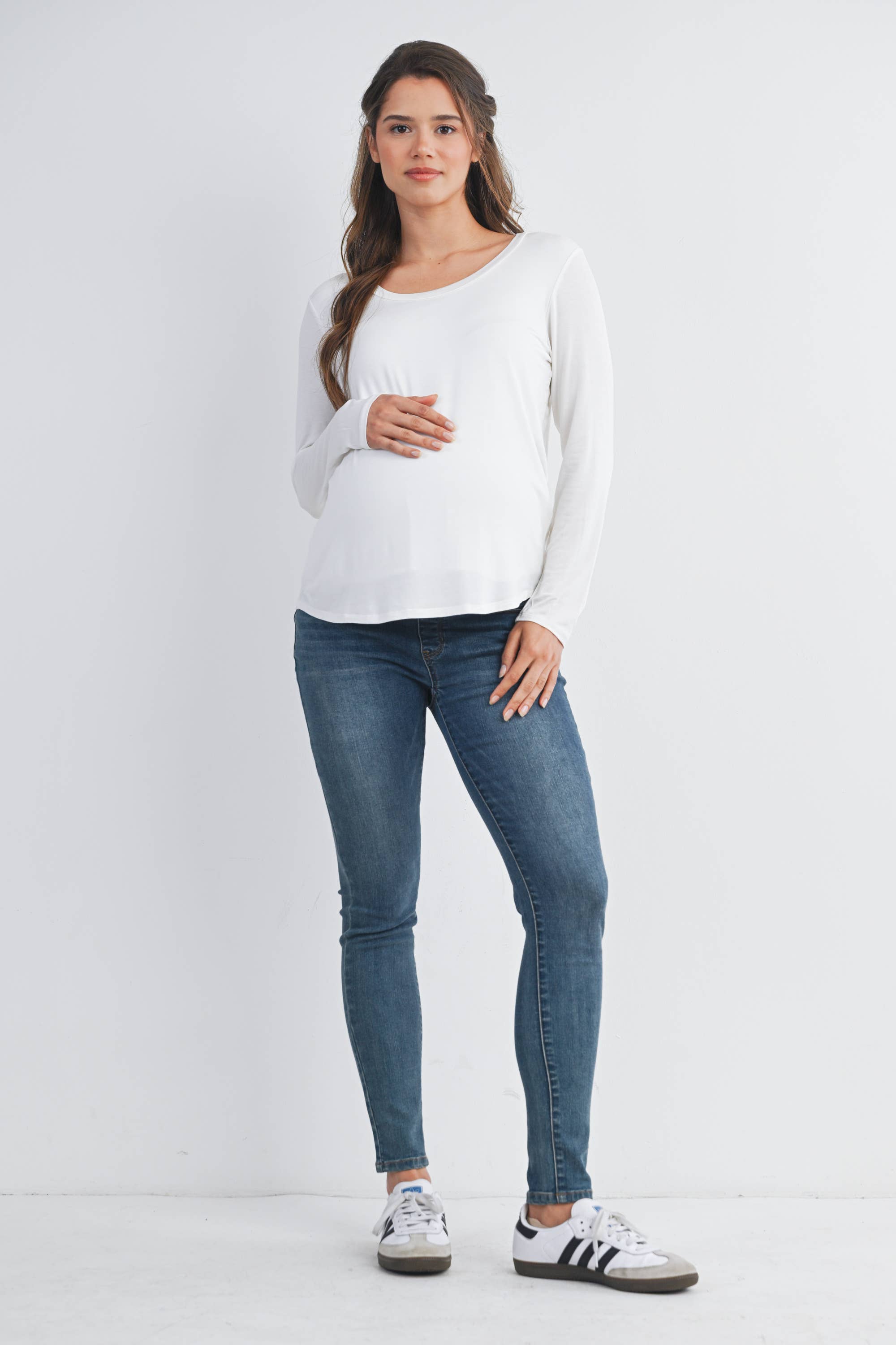 Scoop Neck Long Sleeve Nursing Maternity Soft Stretch Top (Ivory)