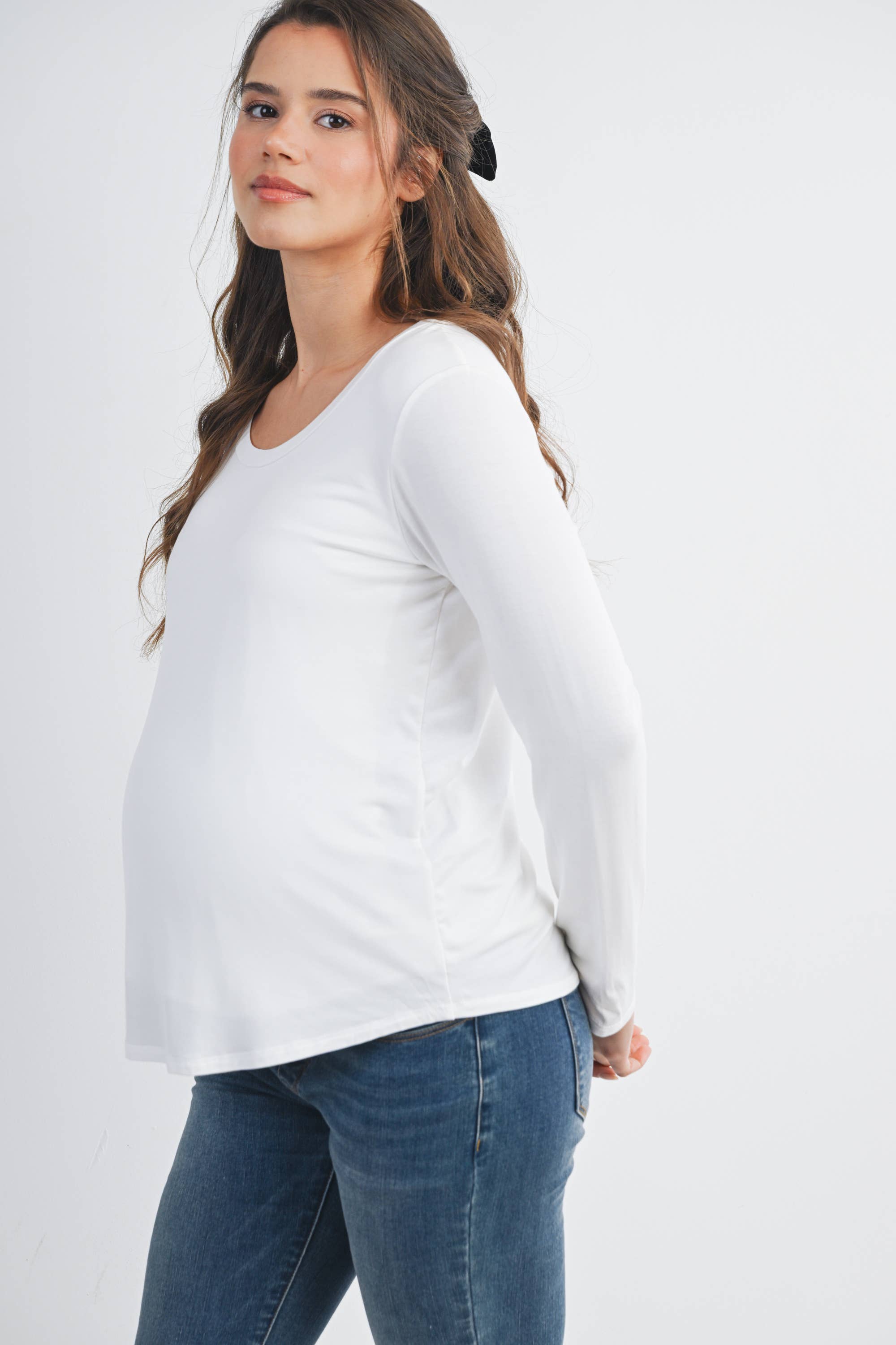 Scoop Neck Long Sleeve Nursing Maternity Soft Stretch Top (Ivory)