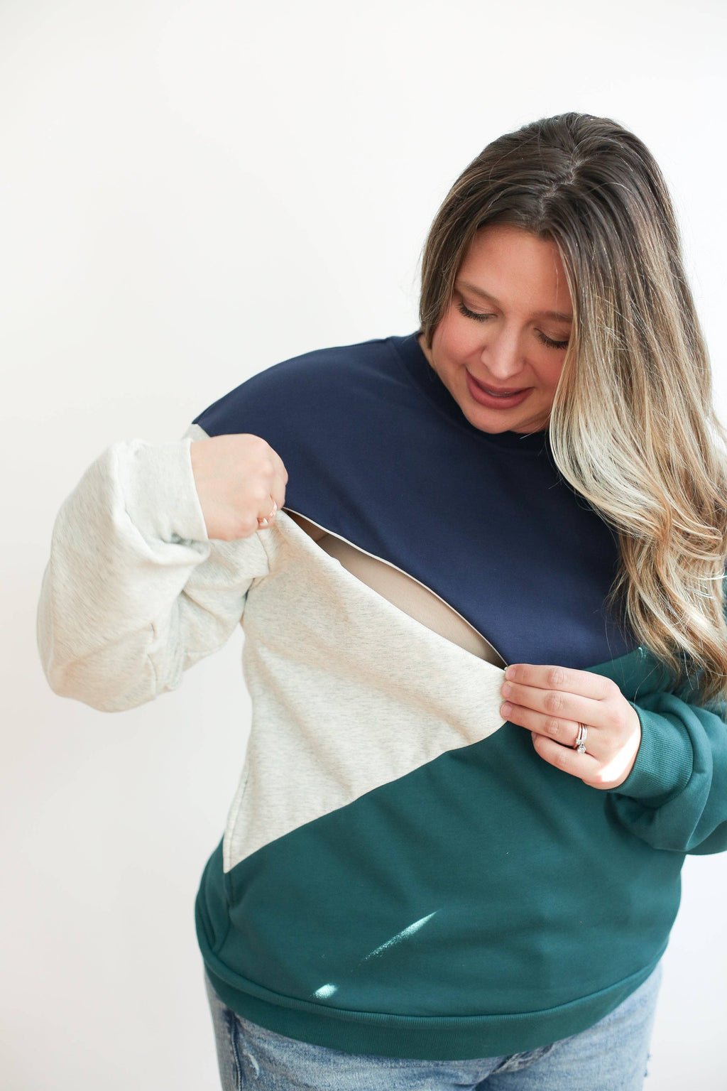 Diagonal Zip Breastfeeding Sweatshirt