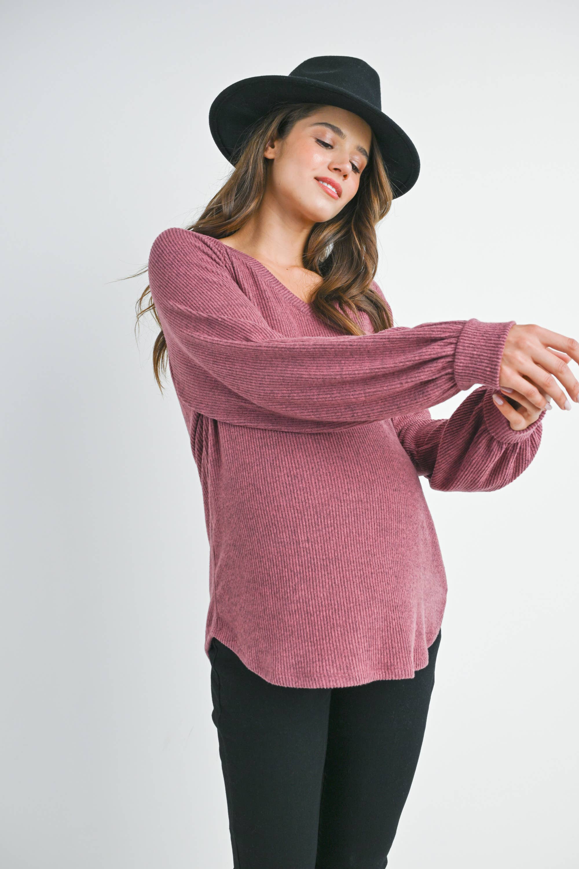 Ribbed V-Neck Long Sleeve Maternity Top (Mauve)