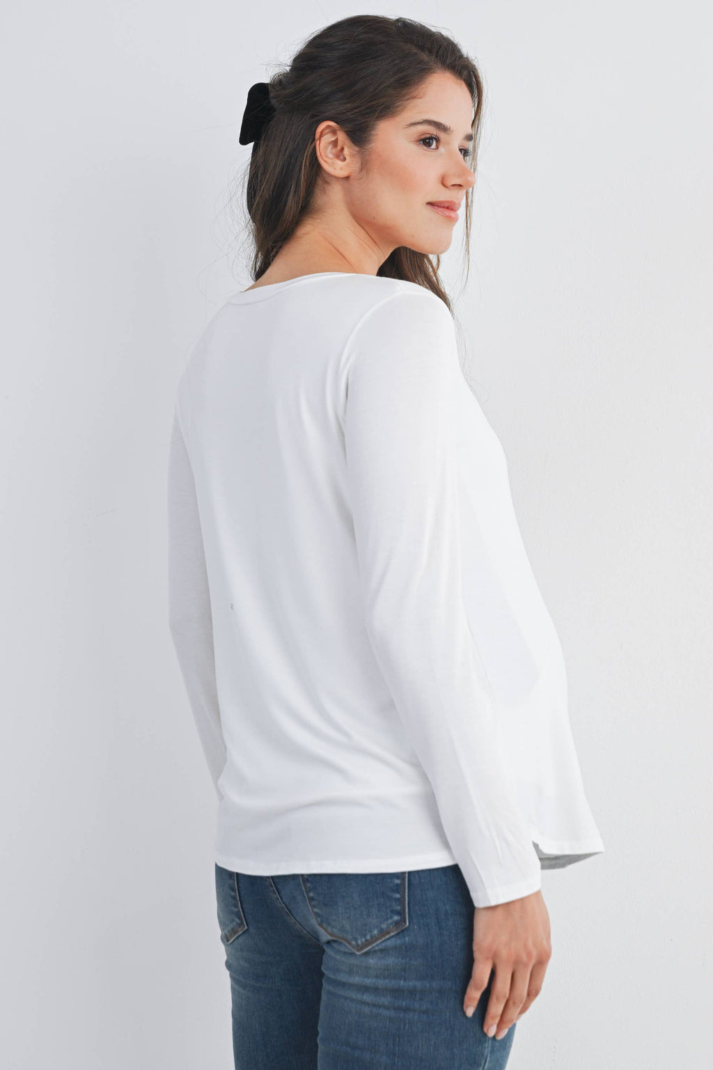 Scoop Neck Long Sleeve Nursing Maternity Soft Stretch Top (Ivory)