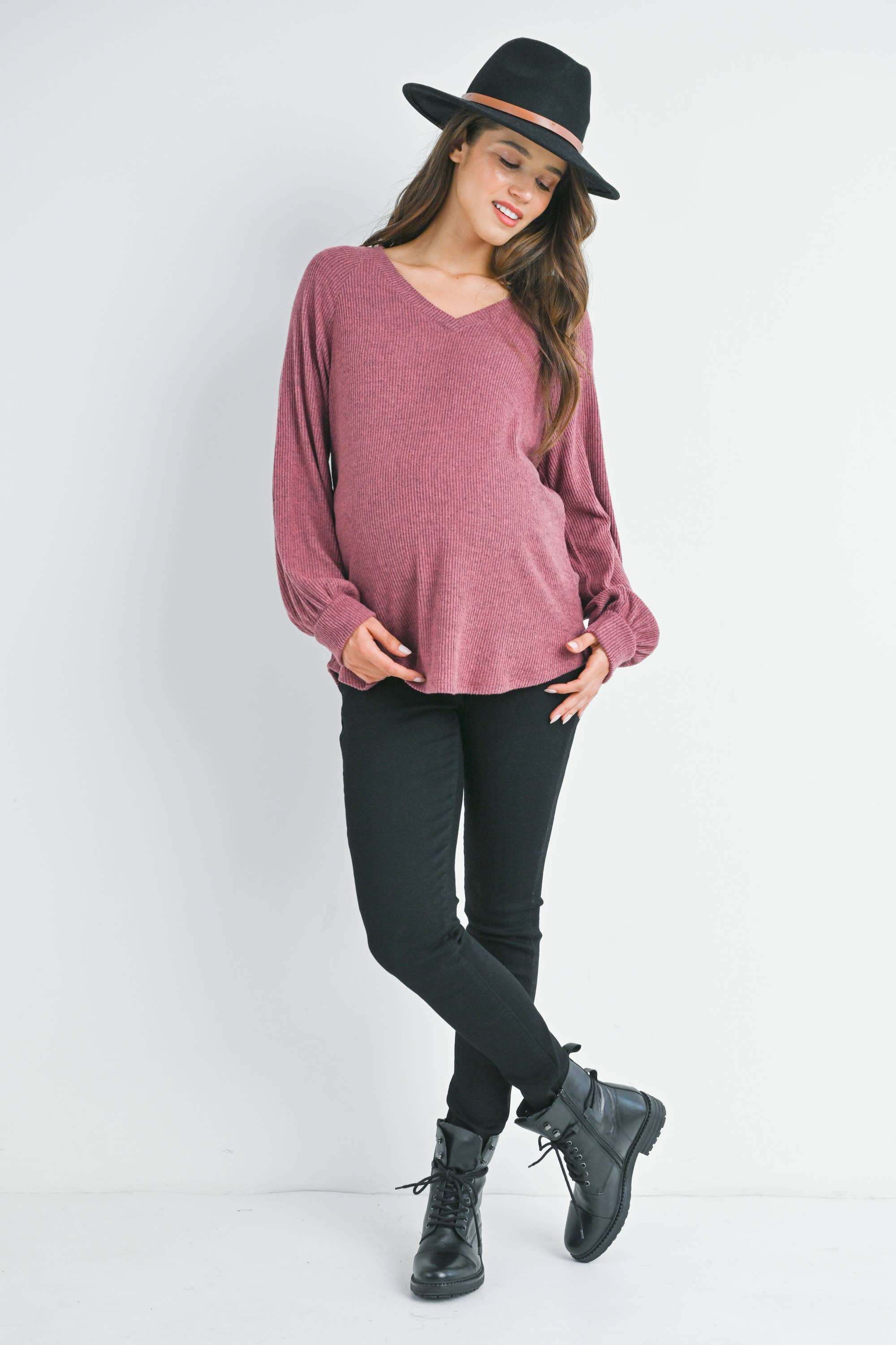 Ribbed V-Neck Long Sleeve Maternity Top (Mauve)